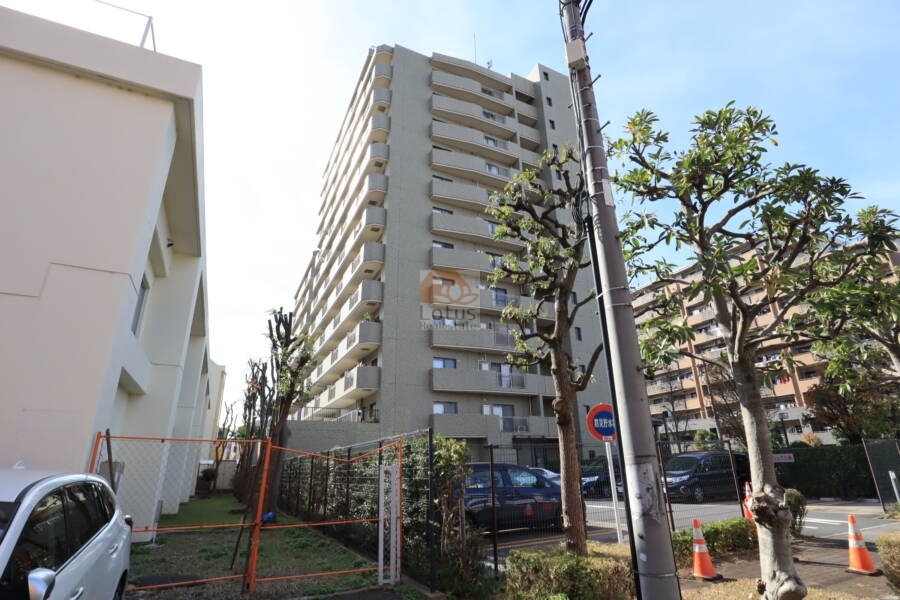 ブライトコート平井外観2｜周辺は静かな住宅街です。