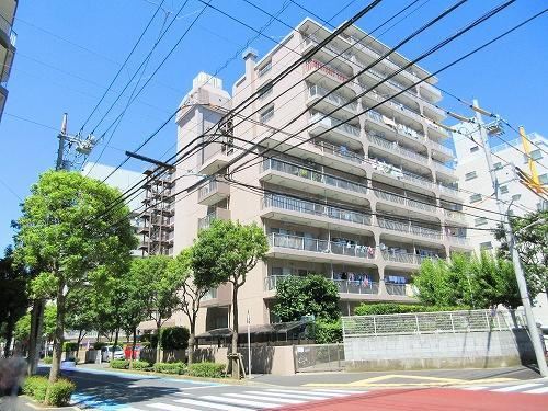 小島スカイハイツ 1｜小島スカイハイツは東西線「西葛西」駅の南口から徒歩３分にある、11階建てのマンションです。駅から近いため、スーパー、コンビニ、飲食店などが近く、便利な立地が特徴です。