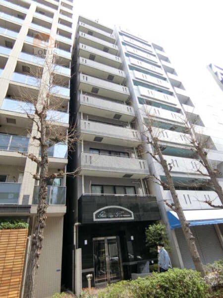 ガラシティ蔵前外観共用部3｜ガラシティ蔵前は平成１０年築、地上１０階建てのマンションです。近頃の蔵前はカフェなどが増えてきています。若い方々の人通りが少し増えた気がします。