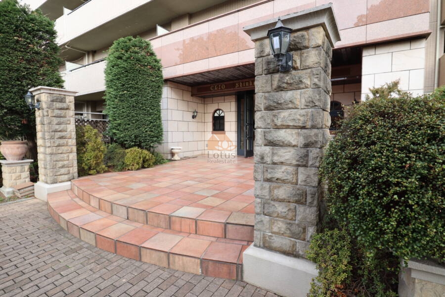 クリオ新小岩壱番館エントランス3