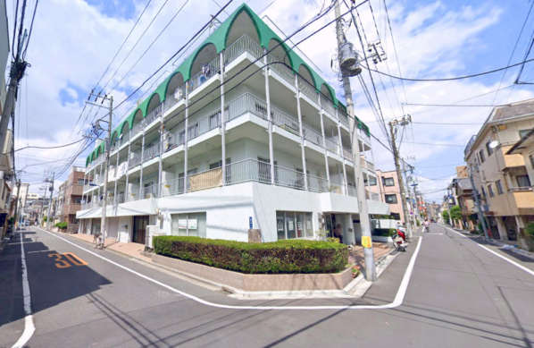 ワイエスマンション外観４｜ワイエスマンションは地上６階建てのマンションです。京浜東北線・東十条駅、南北線・王子神谷駅が徒歩圏内です。