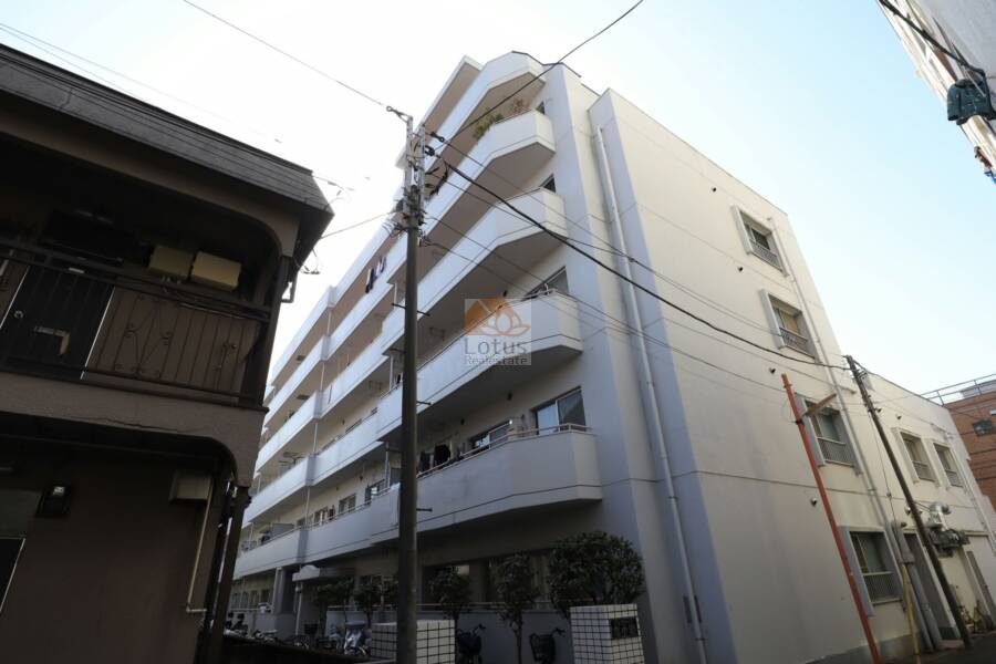 アルカディア北小岩外観1｜アルカディア北小岩は昭和60年築、7階建てのマンションです。