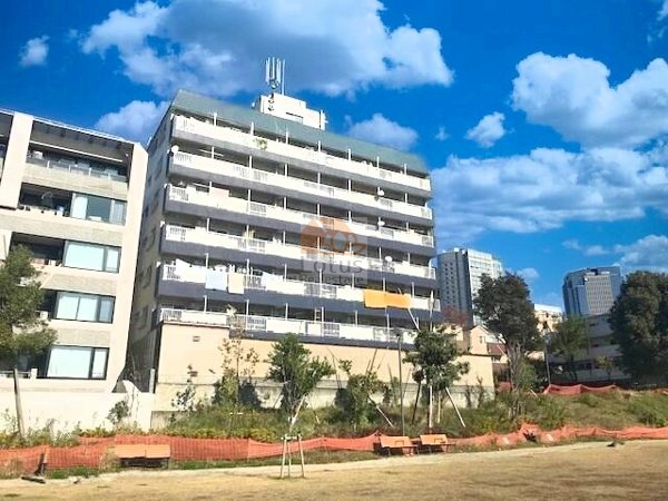 中野坂上コーポ外観２ (1)｜中野坂上コーポは昭和４４年築、７階建てのマンションです。南側には「区立本二東郷やすらぎ公園」があり日当たり良好です