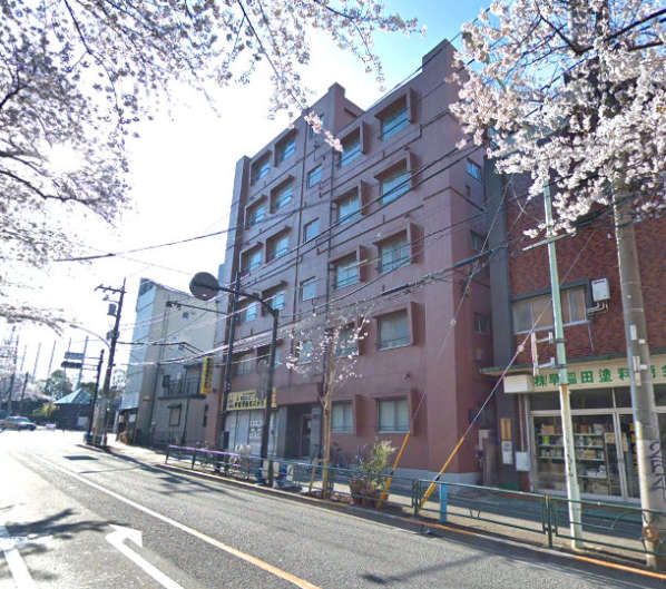 大洋哲学堂マンション外観3｜大洋哲学堂マンションは地上6階建てのマンションです。桜並木がきれいな新青梅街道に面しています。哲学堂公園まですぐ近くです。