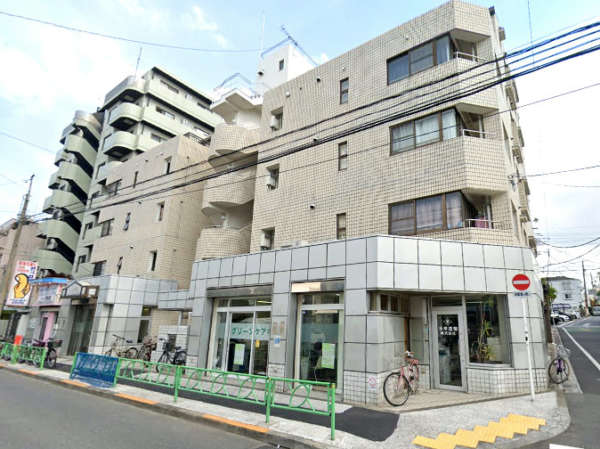 朝日プラザ中野弥生町外観１｜外観です。１階部分は店舗になっています。