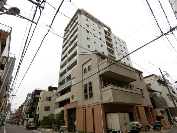 クリオ奥浅草外観共用部8｜クリオ奥浅草は地上１２階建てのマンションです。周辺よりも少し高いのですぐわかると思います。