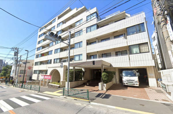 ディアプラザ根津外観２｜ディアプラザ根津は昭和５８年８月築、７階建てのマンションです。言問い通り沿いに立地します。