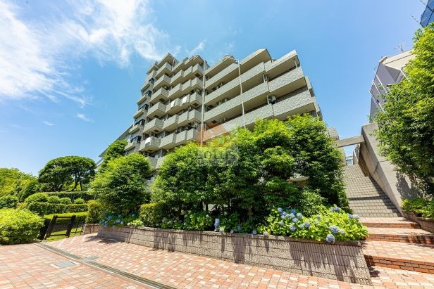 レジェンド王子本町外観１｜レジェンド王子本町は、東京都北区王子本町1丁目にある、1995年3月築の9階建てマンションです。