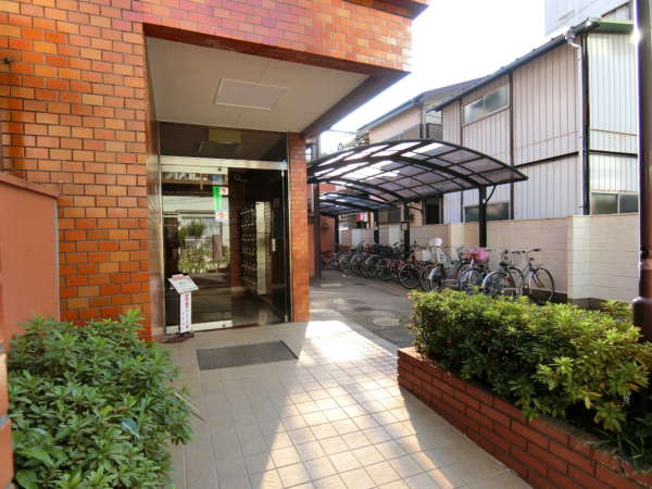 ニックハイム東陽町第２外観共用部5｜エントランスです。