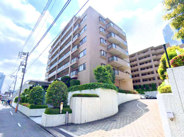 パークハイム中野坂上外観１｜パーク・ハイム中野坂上は平成７年完成、地上１０階建てのマンションです。青梅街道から一歩入った立地です。
