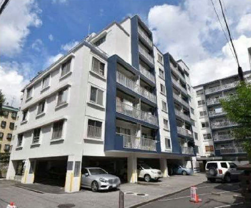 市ヶ谷薬王寺マンション外観１｜市ヶ谷薬王寺マンションは地上７階建てのマンションです。大江戸線・牛込柳町駅、都営新宿線・曙橋駅が徒歩圏内です。