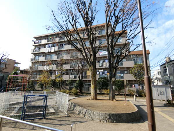 南台第２ローヤルコーポ外観・共用部5｜東南側に「区立ささの葉公園」があり、日当たり良好です。