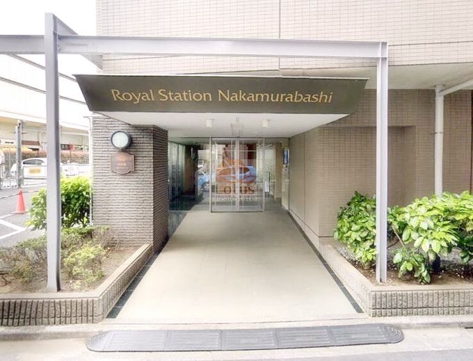 ロイヤルステーション中村橋エントランス１｜中村橋駅南口から徒歩1分の立地です。