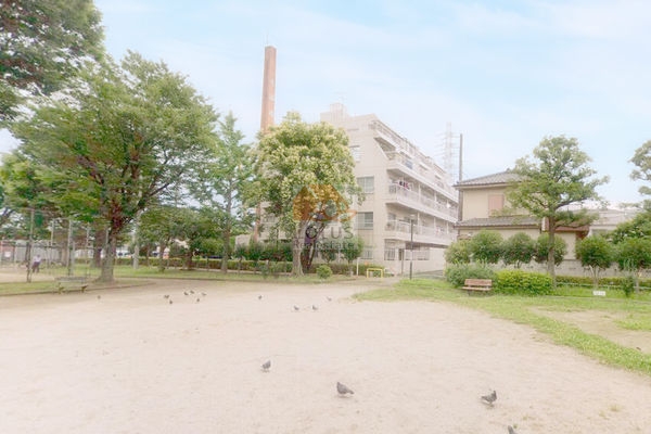 パーク西新井は西側に「足立区立江北平成公園」があります。
