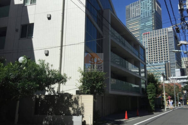 ブランズ六本木外観６｜ブランズ六本木は平成２５年築、地上５階建てのマンションです。
