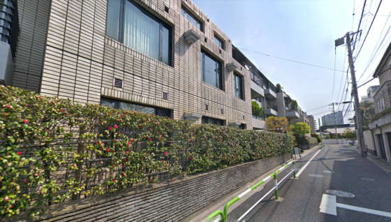 パレロワイヤル本駒込曙町外観１｜パレロワイヤル本駒込曙町は地上4階建ての低層型分譲マンションです。エレベーターはあります。オートロックも完備しており安心です。周辺は静かな住宅街です。