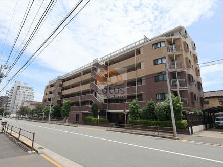 コンフォート・パレス六町外観１｜コンフォート・パレス六町は、モダンでスタイリッシュなデザインです。