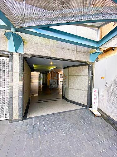 池袋シティハイツエントランス１｜ＪＲ「池袋」駅から徒歩10分圏内です。