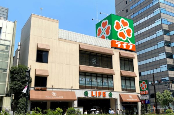 ライフ渋谷東店600｜徒歩6分に「ライフ渋谷東店」があります。