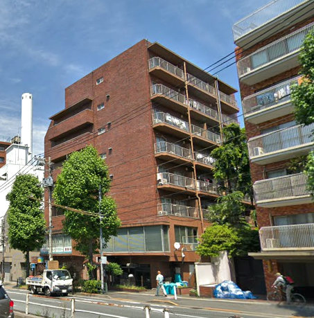 エザンス高井戸外観２｜エザンス高井戸は1978年（昭和53年）10月に建てられた、8階建てのマンションです。環八通り沿いです。