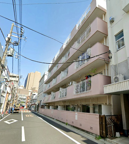 鶴巻マンション外観９｜早稲田鶴巻マンションは６階建てのマンションです。新目白通りから一本入った静かな住環境です。近隣には早稲田大学があります。