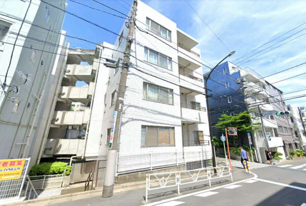 アピス初台は平成１２年築、４階建てのマンションです。初台駅、幡ヶ谷駅が徒歩圏内です。