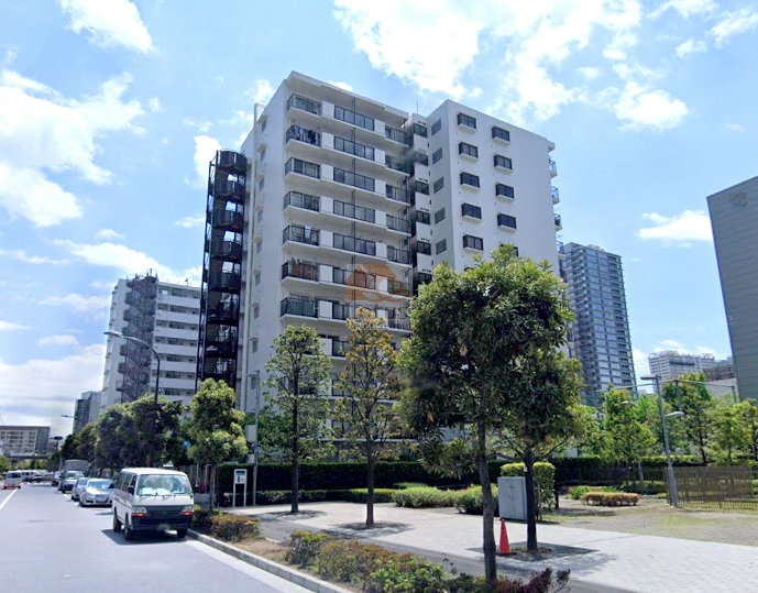 メゾン田町は昭和５８年築、１１階建てのマンションです。
