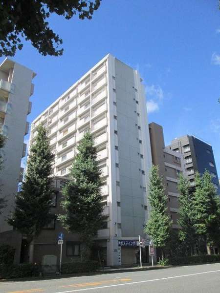 新高円寺ロイヤルマンション外観１｜新高円寺ロイヤルマンションｈ昭和48年築、12階建てのマンションです。青梅街道沿いにあります。