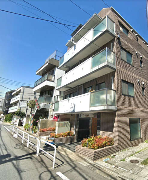 セーナ市ヶ谷外観１｜セーナ市ヶ谷は平成９年築、地上５階建てのマンションです。大江戸線「牛込神楽坂」駅が最寄り駅です。東西線「神楽坂」駅、南北線「市ヶ谷」駅なども徒歩圏内です。