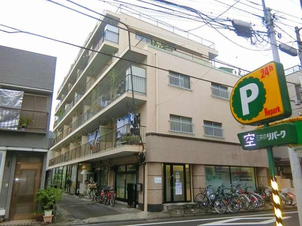 晴風マンション外観１｜晴風マンションは昭和４６年築、６階建てのマンションです。北池袋駅、板橋駅、下板橋駅の３駅２路線が徒歩圏内です。