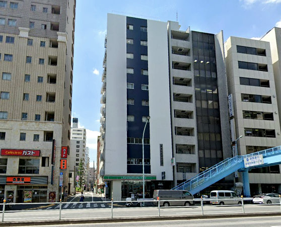 清水ビル外観１｜清水ビルは昭和４１年築、１０階建てのマンションです。靖国通り沿いです。