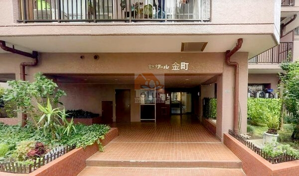 セザール金町エントランス１｜エントランスはオートロック付きで安心です。