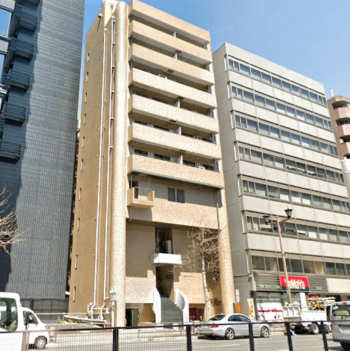 クレール麹町外観２｜クレール麹町は９階建てのマンションです。新宿通りに面しています。千鳥ヶ淵まで徒歩３分です。