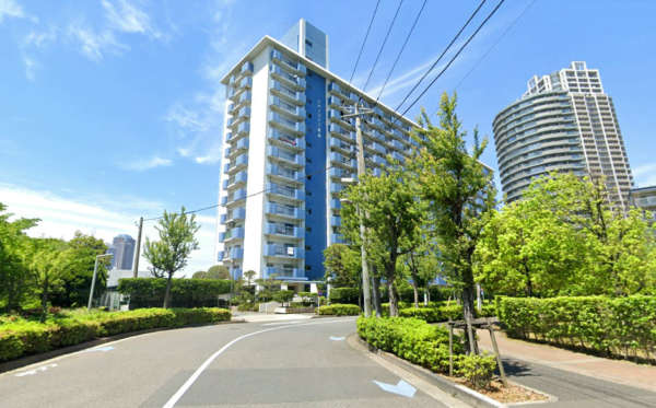 シティコープ豊洲外観１｜シティコープ豊洲は昭和５６年築、１４階建てのマンションです。総戸数１６５戸あります。北西側は豊洲運河に面しています。