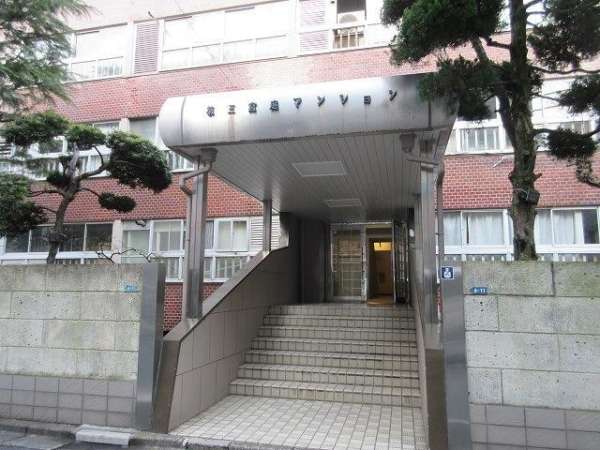 第三宮庭マンション外観３｜エントランスです。