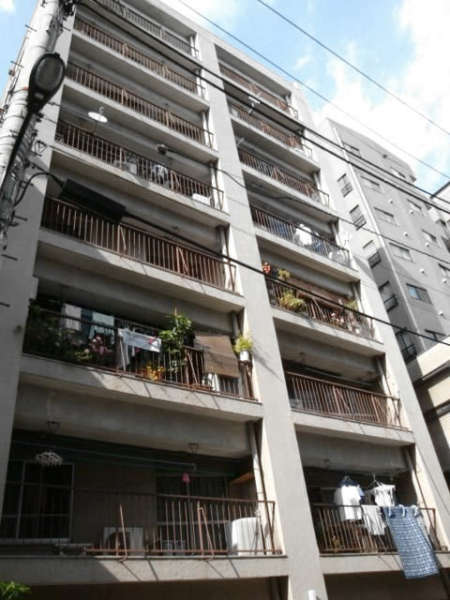 城見マンションは昭和４９年築、７階建てのマンションです。新目白通り沿いです。下落合駅、中井駅が徒歩圏内です。