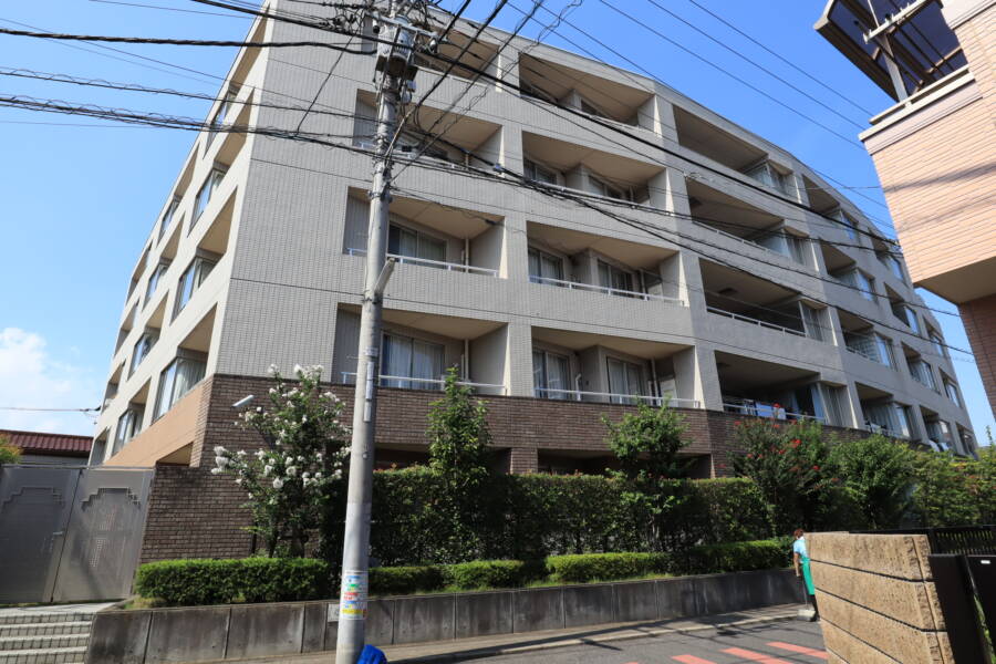 ベルパティオ堀切菖蒲園外観1｜ベルパティオ堀切菖蒲園は、5階建てであり、新しく耐震性を高めた設計となっています。住宅ローン控除の利用も可能で、経済的なメリットもあります。