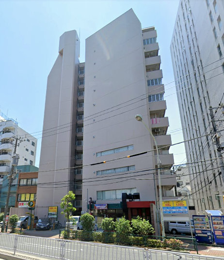 フジメゾン西日暮里外観２｜フジメゾン西日暮里は昭和５３年築、１２階建てのマンションです。明治通り沿いにあります。最寄り駅は京成本線「新三河島」駅です。山手線「西日暮里」駅も徒歩１０分圏内です。