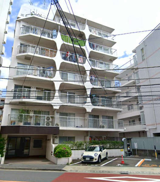 三田スカイハイツ外観４｜三田スカイハイツは昭和５２年築の７階建てです。