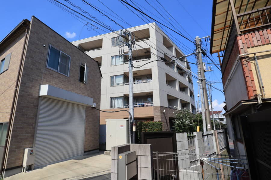 ベルパティオ堀切菖蒲園外観3｜周辺は静かで落ち着いた雰囲気の戸建てが多い住宅街に位置しています。