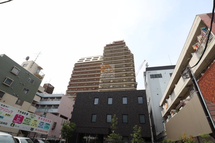 パークタワー東京クラルテステーションフロント外観2｜小岩駅から徒歩３分です。近くには飲食店・スーパー・コンビニなどあり利便性良好です。
