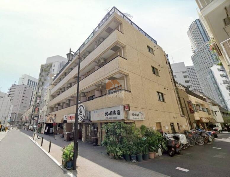 藤和芝コープは昭和58年築、9階建てのマンションです。
