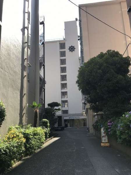 赤門アビタシオン外観３｜赤門アビタシオンは昭和４１年築、１０階建てのマンションです。