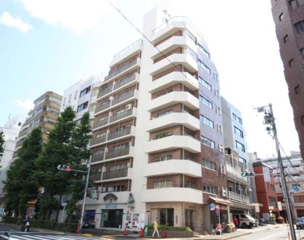 第１２宮庭マンション1｜第１２宮庭マンションは昭和４５年築、９階建てのマンションです。