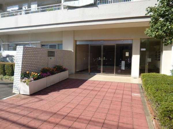 宇喜田住宅外観共用部3｜エントランスアプローチです。