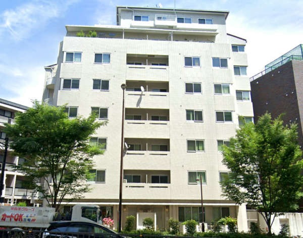 アンクレール初台外観２｜アンクレール初台は昭和５６年築、８階建てのマンションです。初台駅、参宮橋駅が徒歩圏内です。