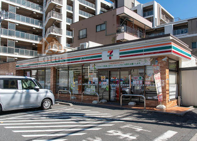 セブン-イレブン 葛飾青戸５丁目店｜セブン-イレブン 葛飾青戸５丁目店まで徒歩２分です。駐車場もあります。