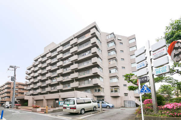 藤和護国寺コープ 外観｜藤和護国寺コープは昭和５４年築、８階建てのマンションです。東池袋駅から徒歩５分圏内です。音羽池袋線から一歩入った立地です。サンシャインシティ、池袋駅も徒歩圏内です。
