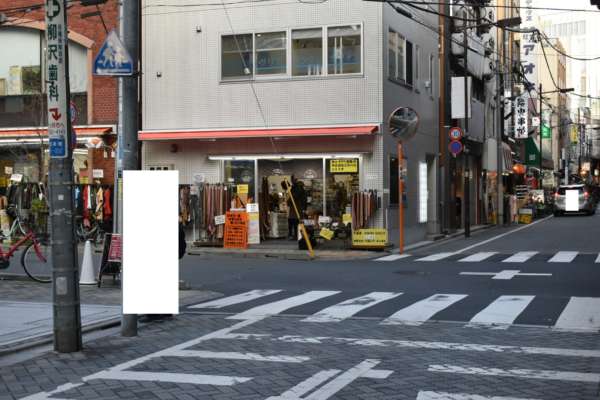 サンスターレ浅草橋アプローチ3｜浅草橋ヒューリックビルを左折します。