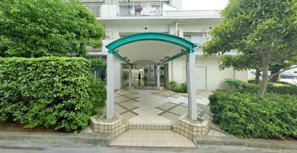 ツインシティ壱番館エトランズ東砂外観３｜奥行きのあるエントランスアプローチです。